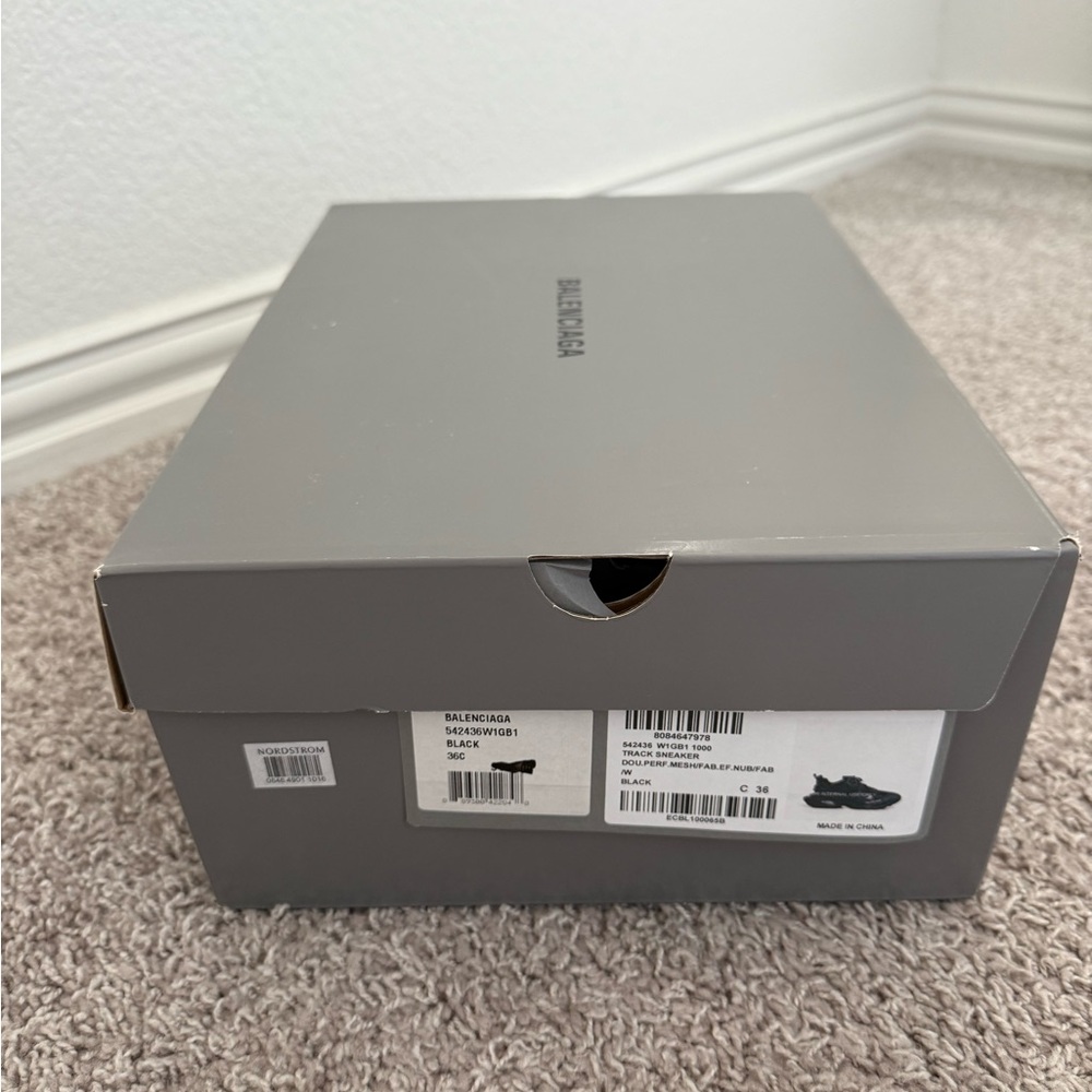 Balenciaga Unisex Track Sneakers - Picture 6 of 7